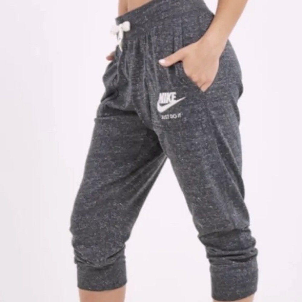 Nike Women's XL Cropped Joggers Just Do It Sweatpants Drawstring Pockets Gray